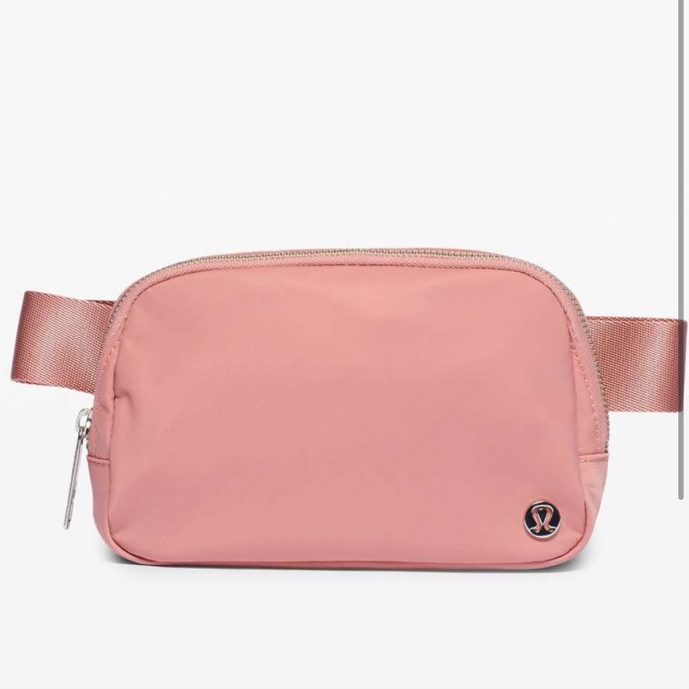 Lululemon Everywhere Belt Bag